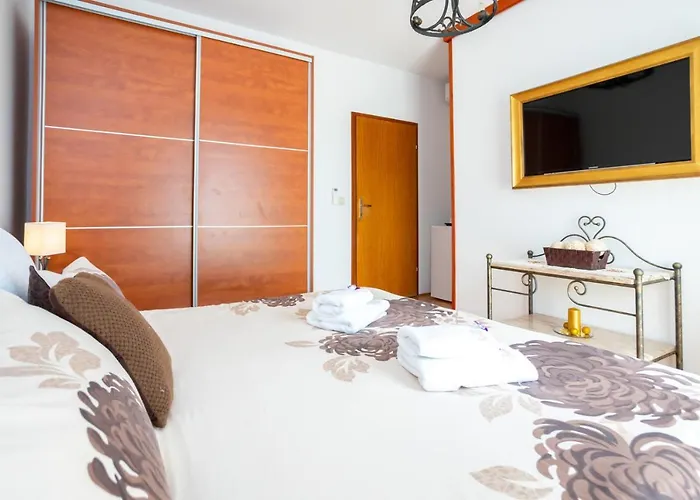 Maria Ostanak kod kuće Malinska