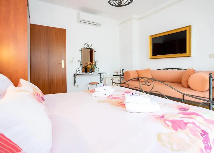 Maria Ostanak kod kuće